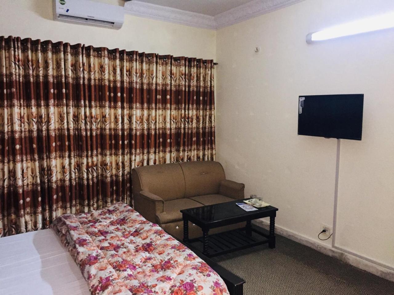 Hotel De Grand Rawalpindi Exterior photo